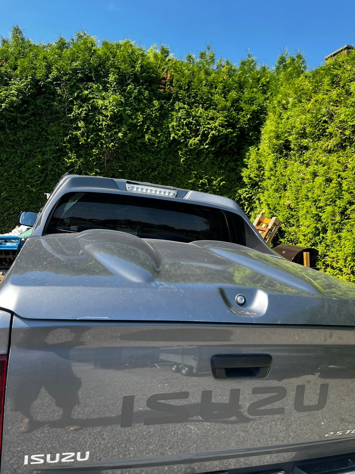 izuzu d max ls sport top grijs, Enlèvement, Utilisé