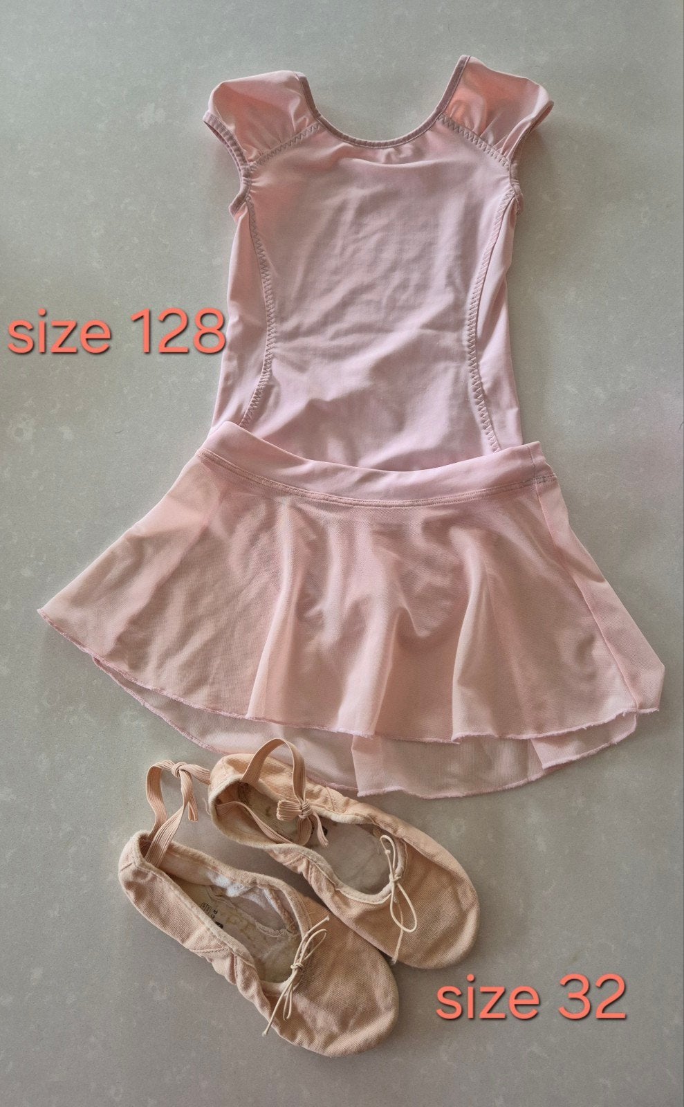lichtroze ballet tenue mt 128, Sport en Fitness, Ophalen of Verzenden, Gebruikt, Kleding