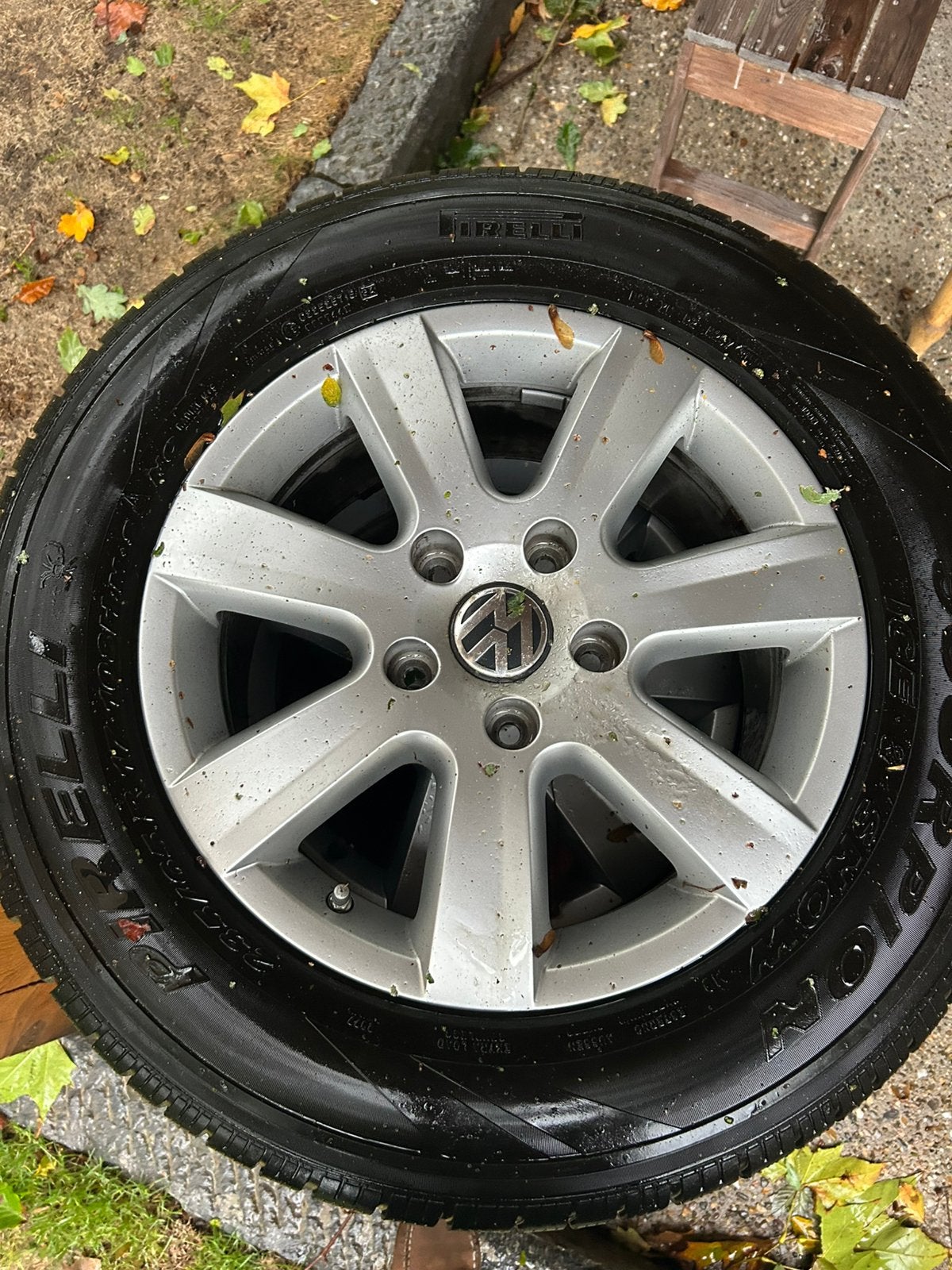 Pneus d'hiver VW Touareg, Autos : Pièces & Accessoires, Pneus et Jantes, Pneus hiver, 265 mm, 17 pouces