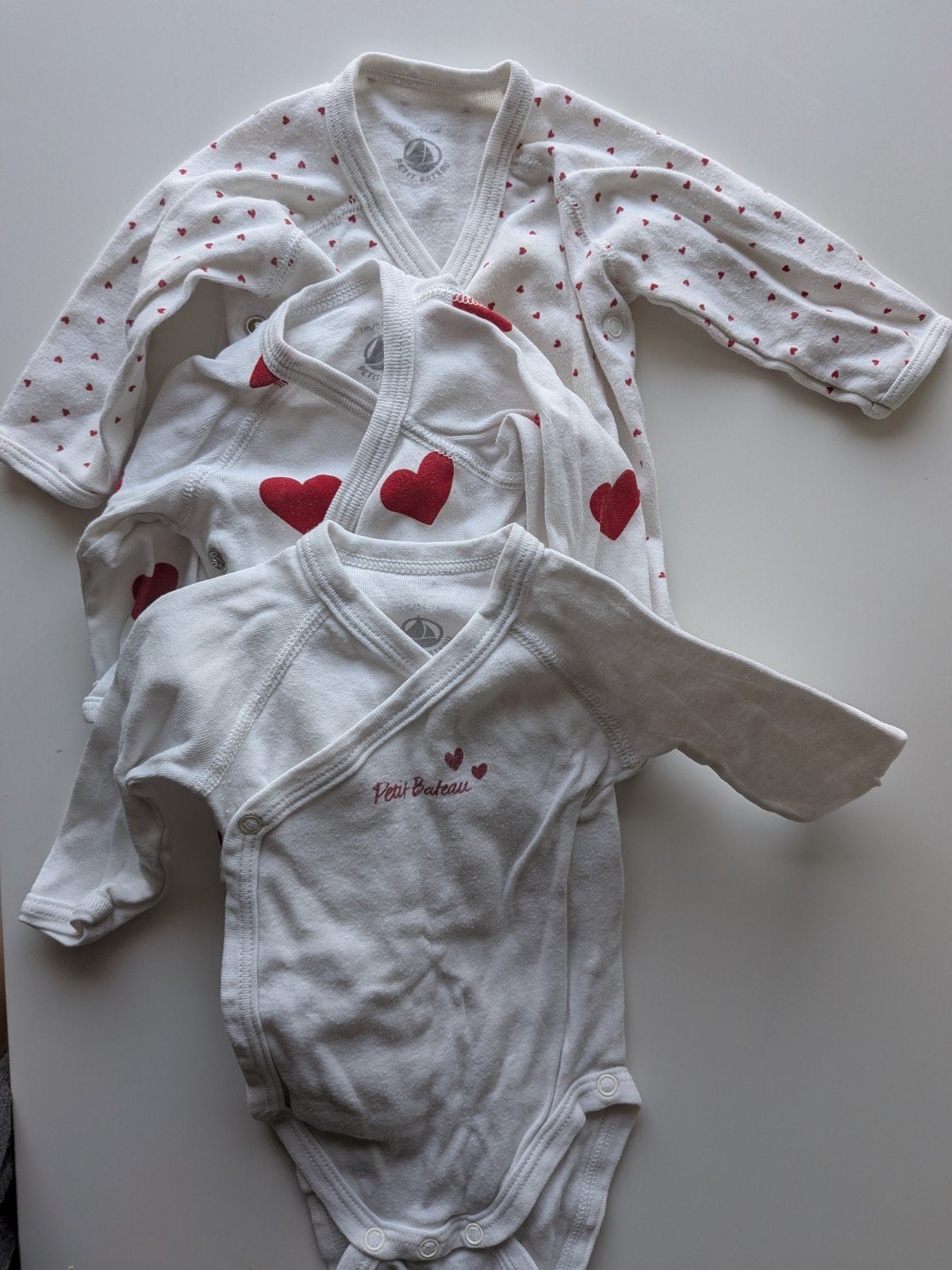 Kledingset met hartjes - Maat 1 maand - P mp, Kinderen en Baby's, Babykleding | Maat 50, Ophalen, Setje