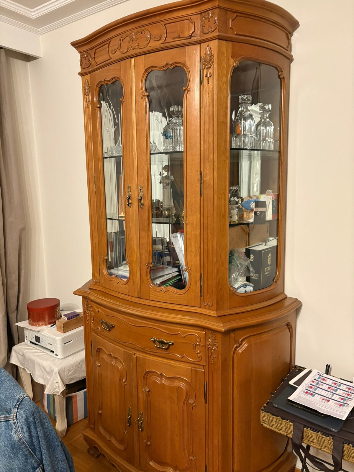 Armoire vitre, Enlèvement