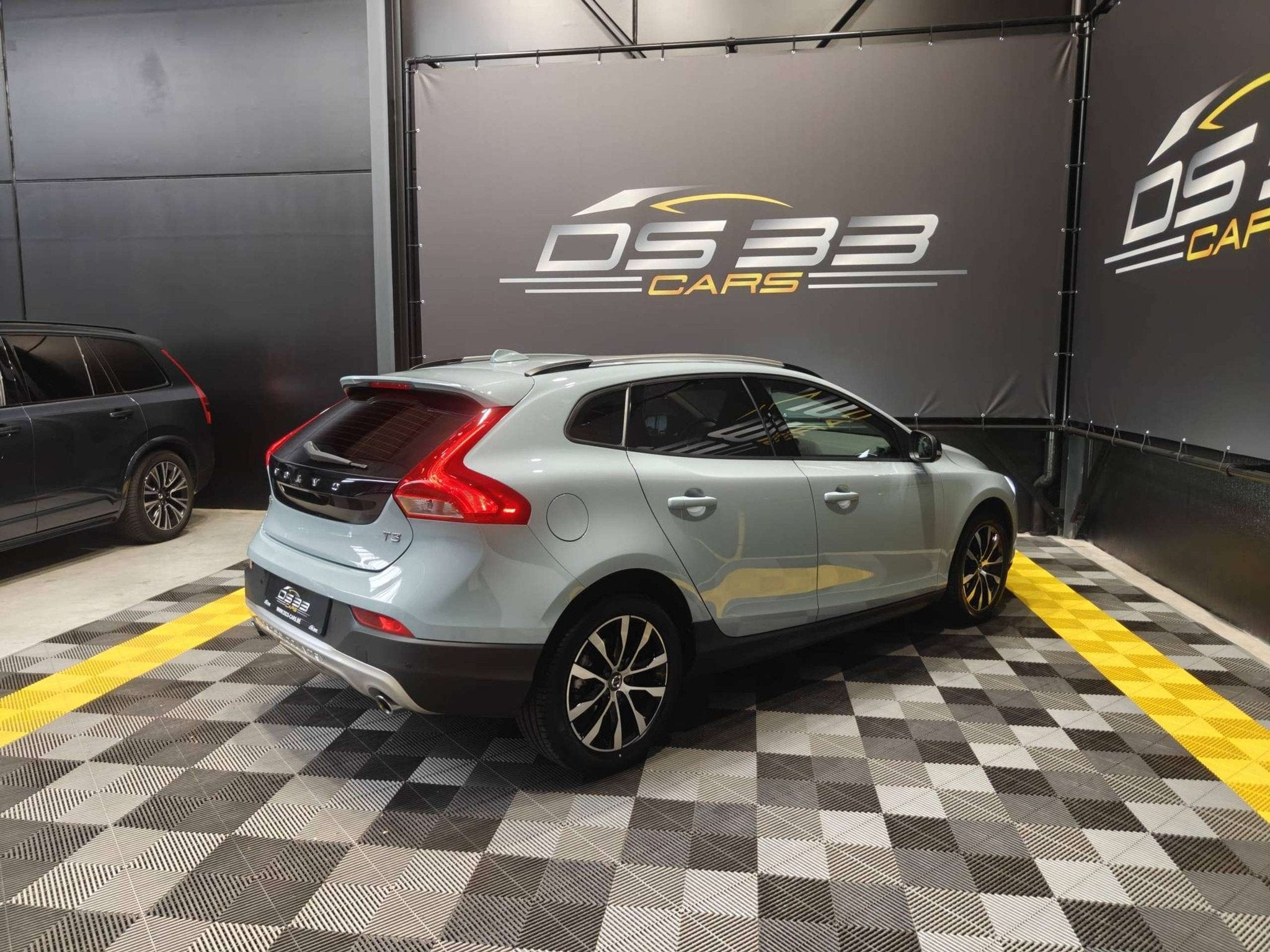 Volvo 1.5 T3 AUTOMAAT/LED/AdCruise/Airco/DodeHoek/CAM/GP, Overige modellen, Bedrijf, Berline, 5 deurs
