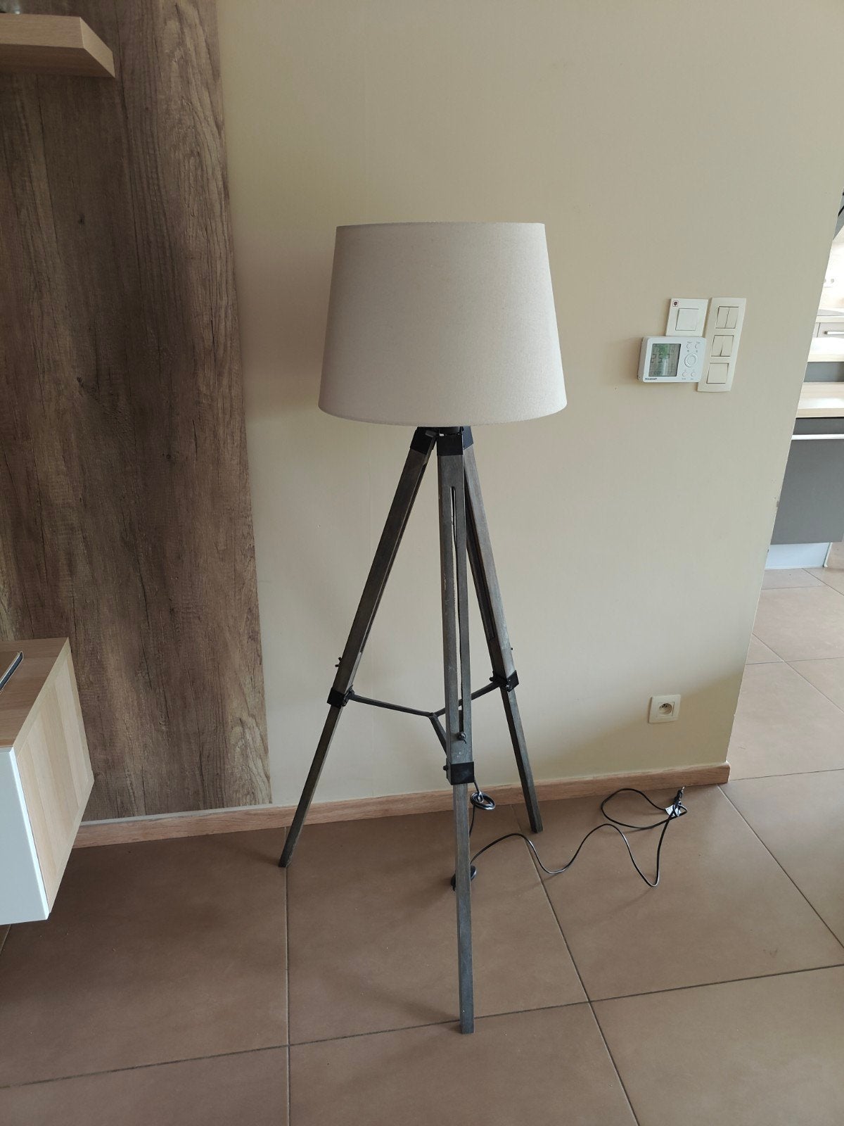 a vendre lampadaire au prix de 25€, Contemporain, Enlèvement, 100 à 150 cm, Bois
