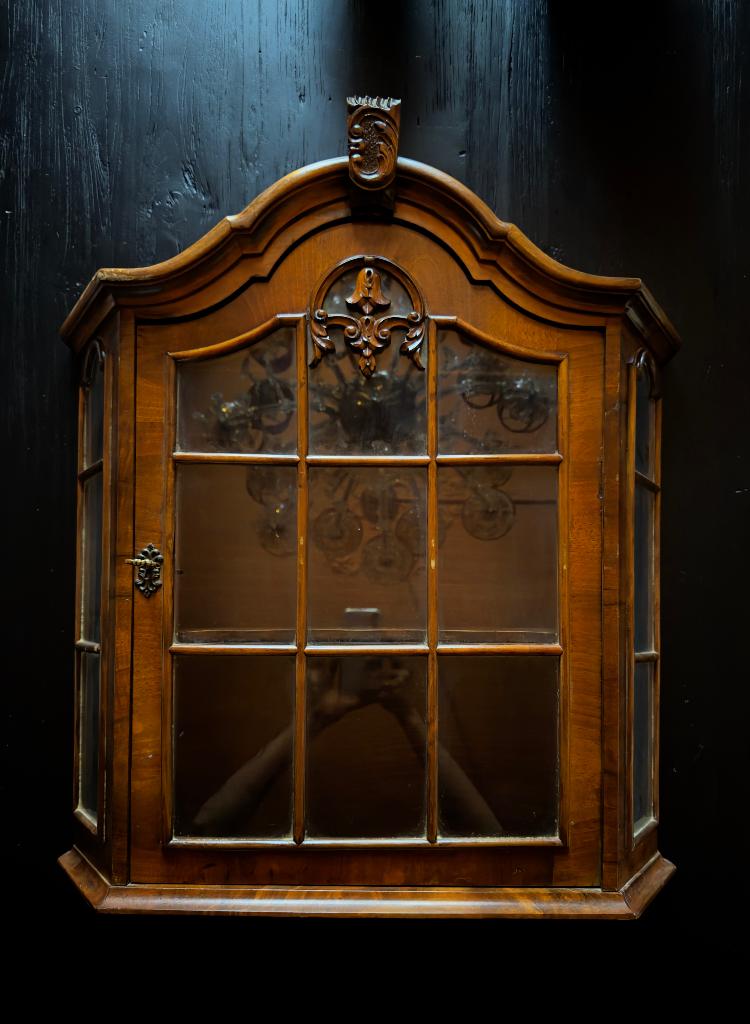 Vintage Wandvitrine / Hangkast  – Klassiek / Art Deco, Ophalen, Glas, 50 tot 100 cm, Zo goed als nieuw