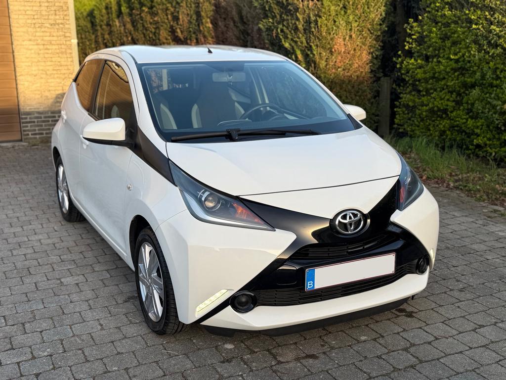 Toyota Aygo 1.0 VVT-i X-Play **Essence**Clima**Caméra**, Autos, Toyota, Particulier, Aygo, ABS, Caméra de recul, Airbags, Air conditionné