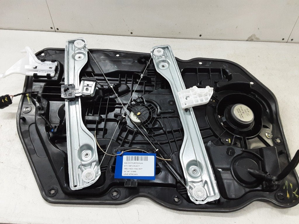 RAAMMECHANIEK RECHTS VOOR Kia Cee'd (JDB5) (82480A2311), Info@kia.de, Theodor-Heuss-Allee 11
60486  Frankfurt am Main, DE, Kia Deutschland GmbH