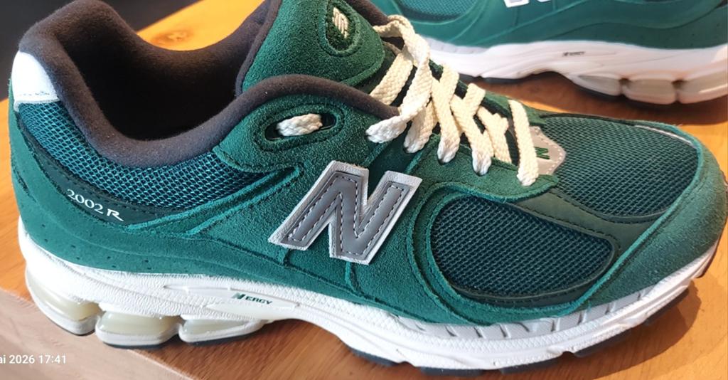 Sneakers New balance M2002R neuve pointure 42