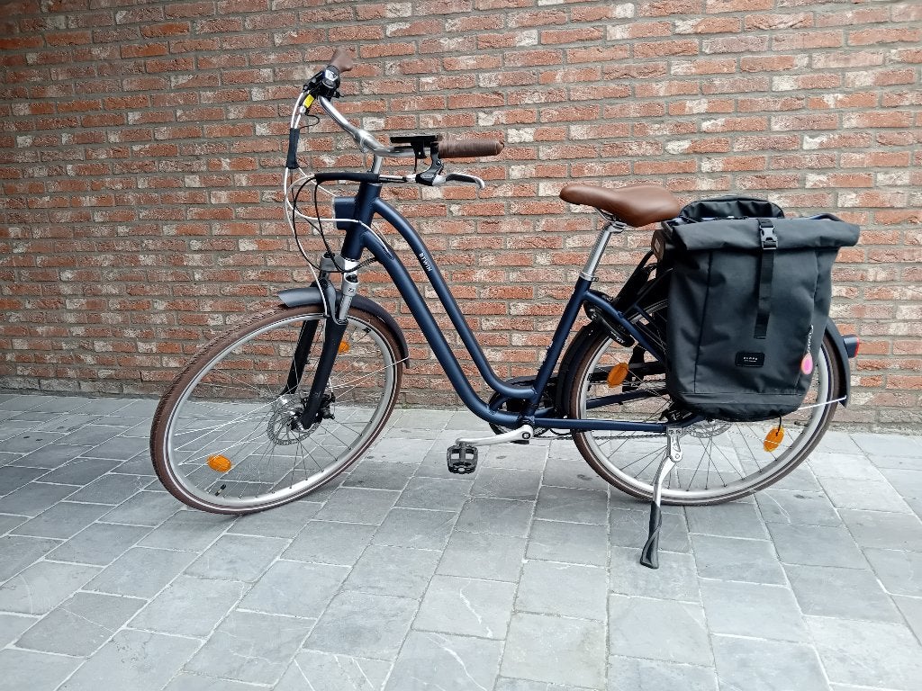 Elektrische stadsfiets Elops 900 E laag frame donkerblauw, (Extra) lage instap, Zo goed als nieuw, Schijfrem, Ophalen