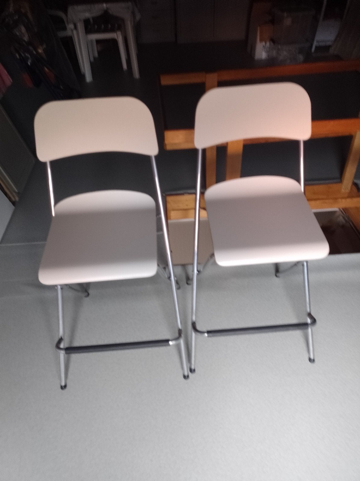 Tabourets de bar pliables, Enlèvement