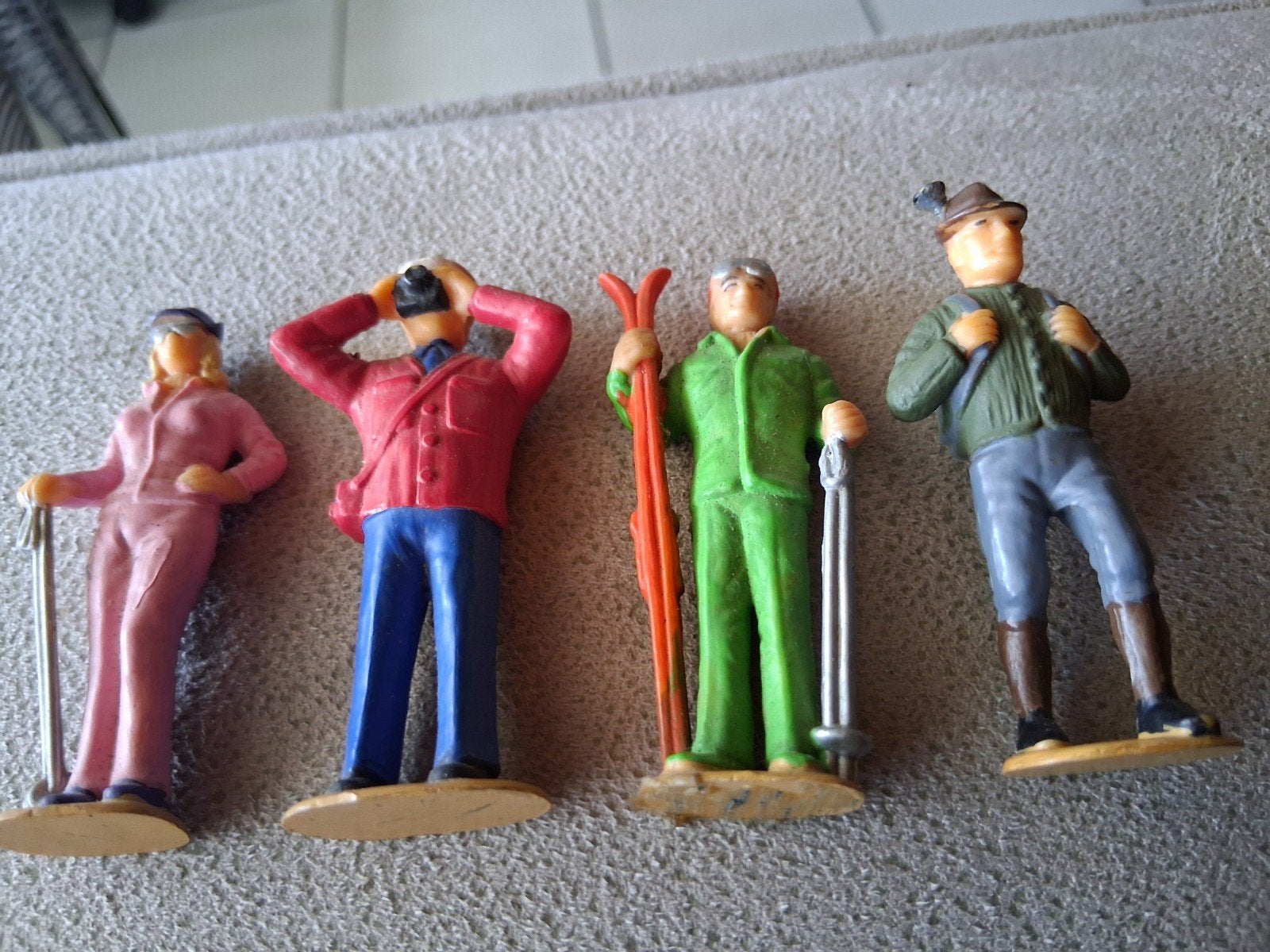 Vintage figuurtjes modelspoorweg, kerstdorp, Hobby en Vrije tijd, Ophalen of Verzenden