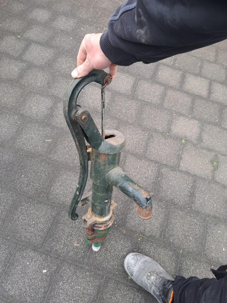 Handwaterpomp, Tuin en Terras, Ophalen, Gebruikt, Handmatig