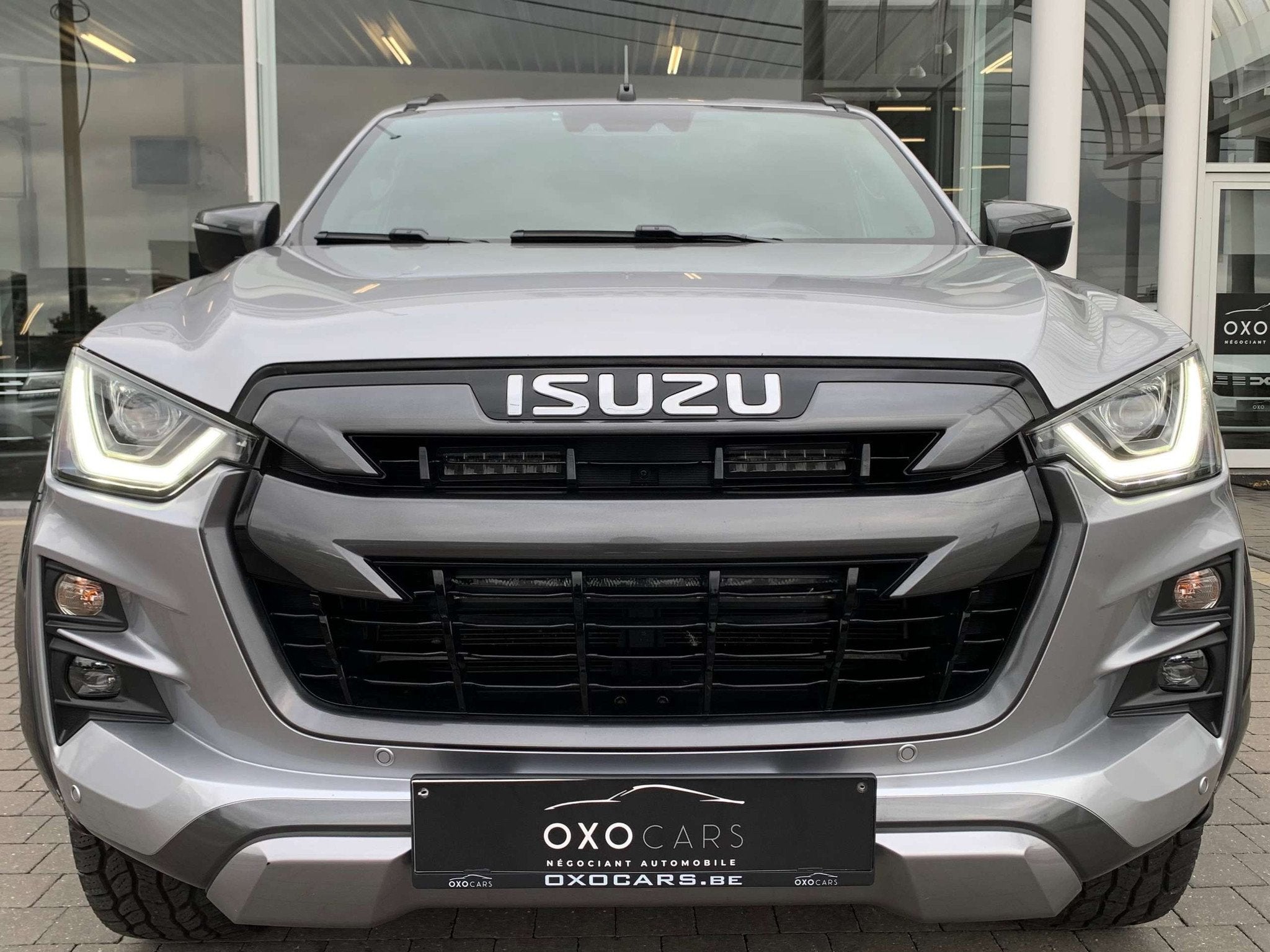 Isuzu D-max 4x4 1.9 Turbo D V-Cross 163CV 4WD / FULL OPTIONS, Autos, Cuir, Argent ou Gris, Achat, Euro 6