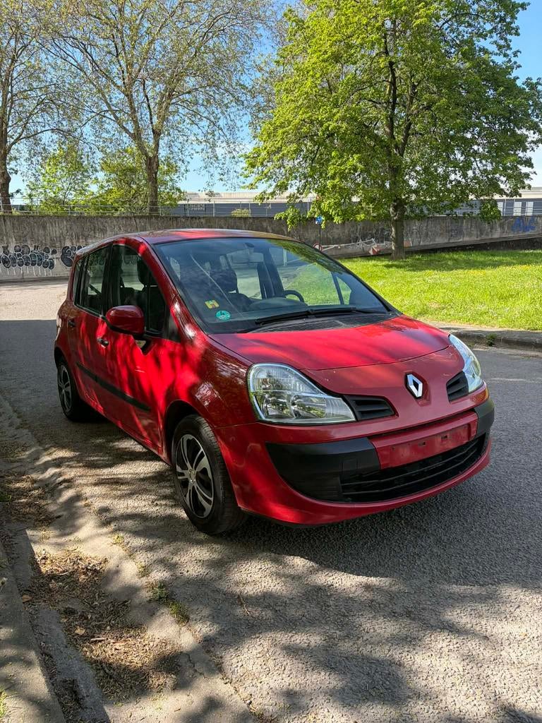 Renault Modus 1.5 diesel prêt à immatriculer, Auto's, Renault, Stof, 50 kW, Zwart, Bedrijf