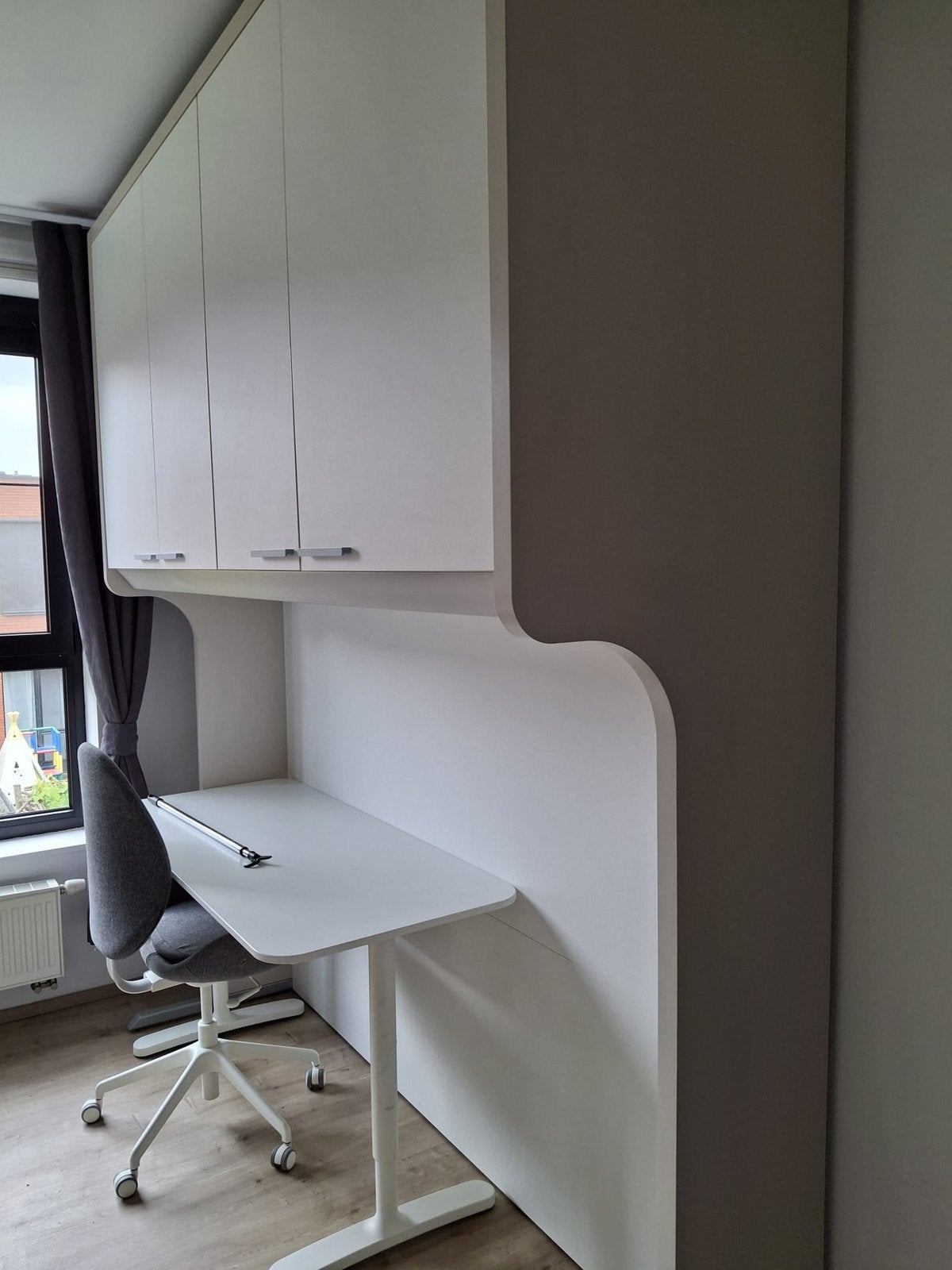 Kast kinderkamer, Ophalen