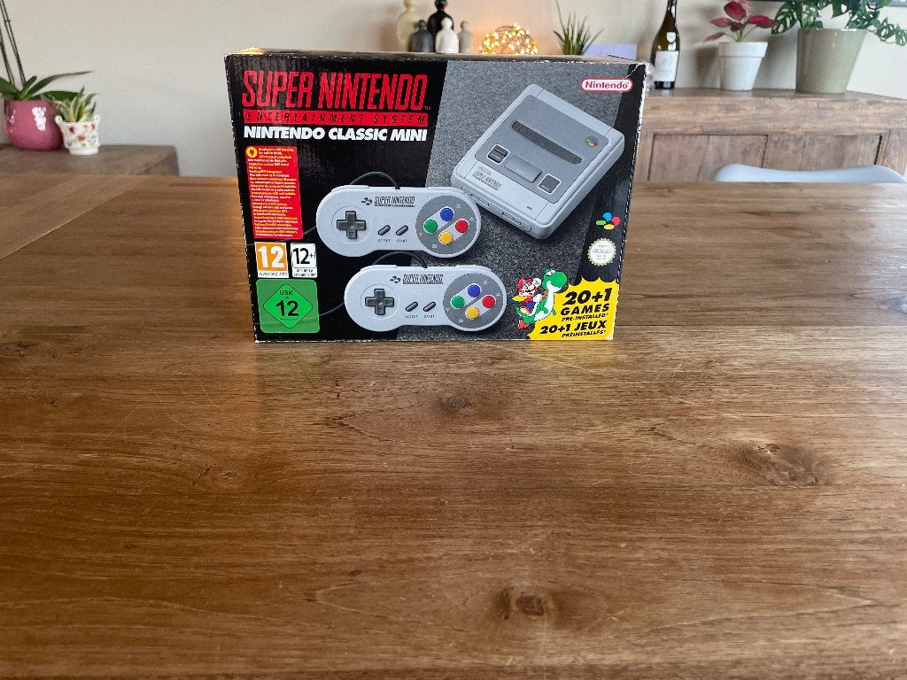 Super Nintendo mini, Consoles de jeu & Jeux vidéo, 2 joueurs, Enlèvement ou Envoi, Comme neuf, À partir de 3 ans