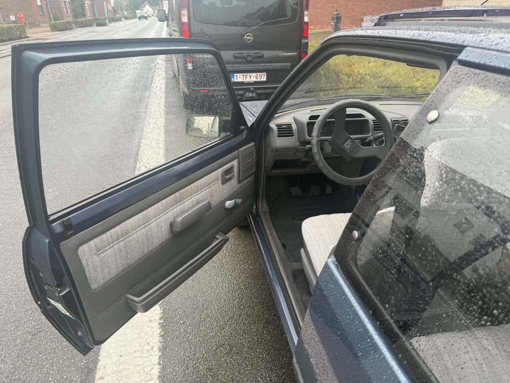 Peugeot 205 XR - oldtimer, herstelproject, foto 6