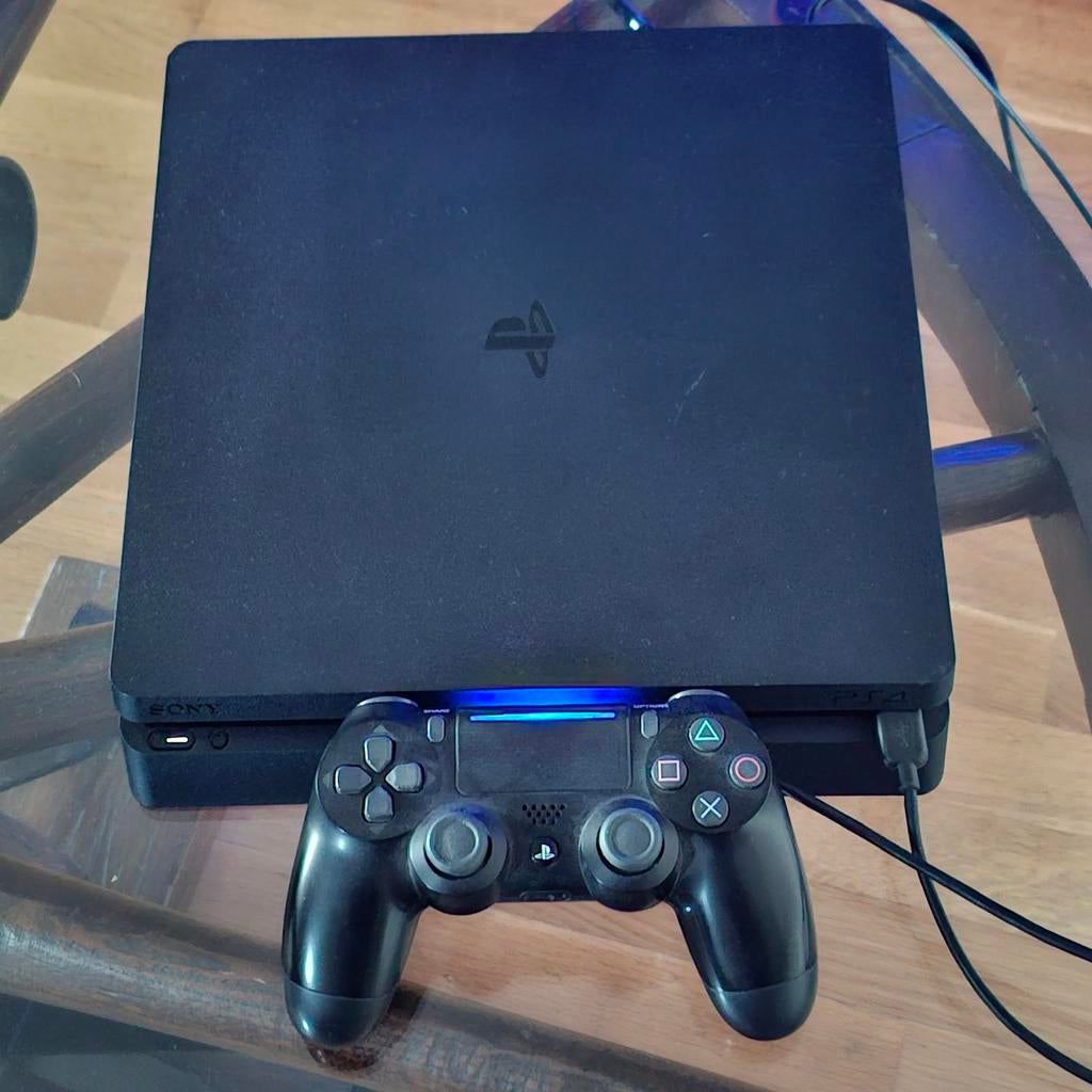 Playstation 4 met 1 controller + 3 games, Games en Spelcomputers, Ophalen of Verzenden, Zo goed als nieuw, Met 1 controller, 500 GB