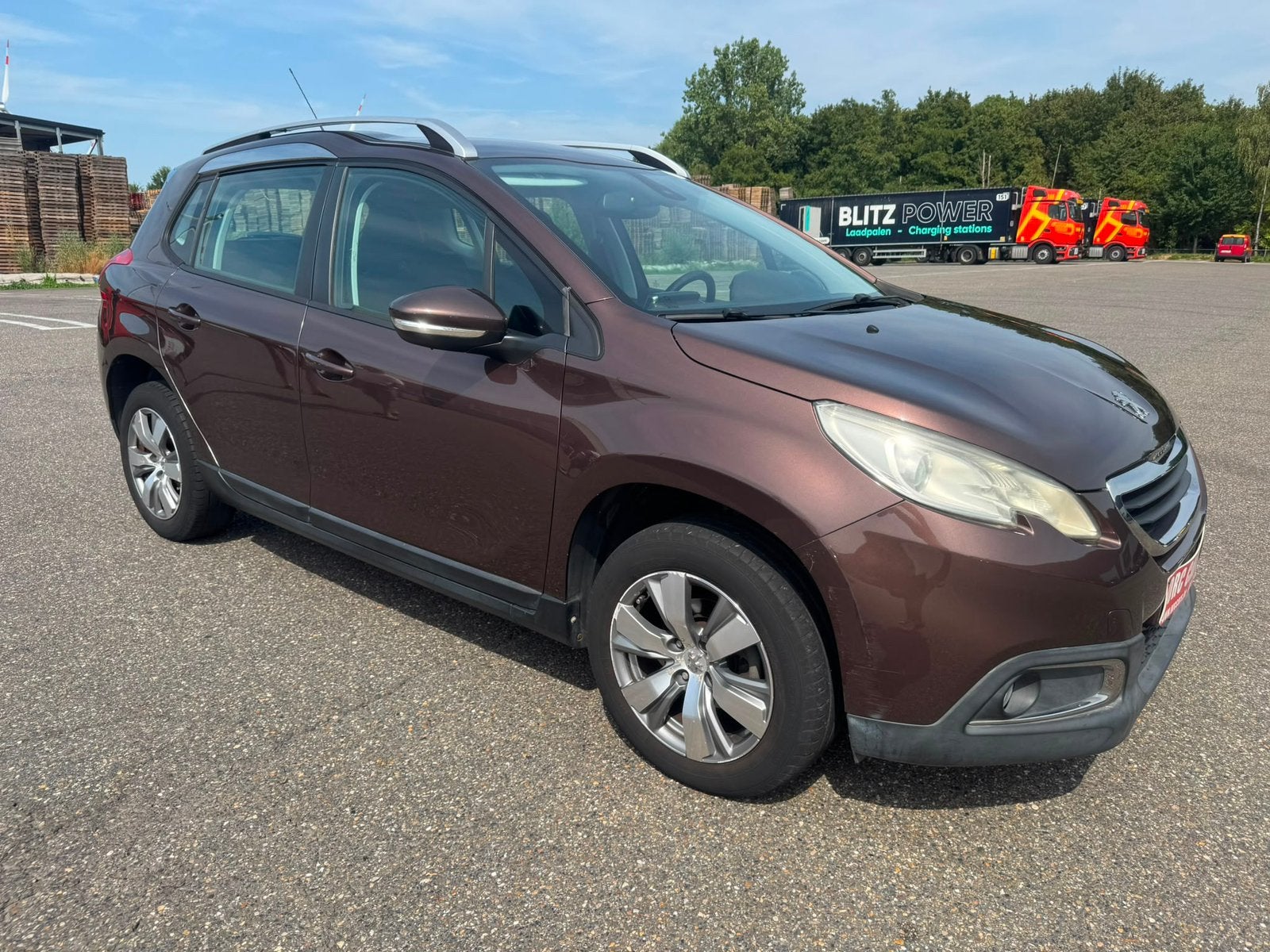 PEUGEOT 2008 1.2i BENZINE ALLURE NAVI CRUISE GARANTIE, Auto's, Peugeot, 1199 cc, Bruin, 5 deurs, 3 cilinders