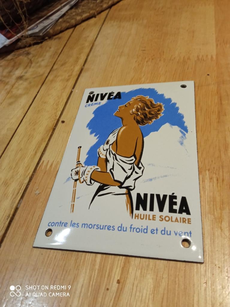 Plaque émaillée NIVEA, Collections, Enlèvement ou Envoi, Neuf