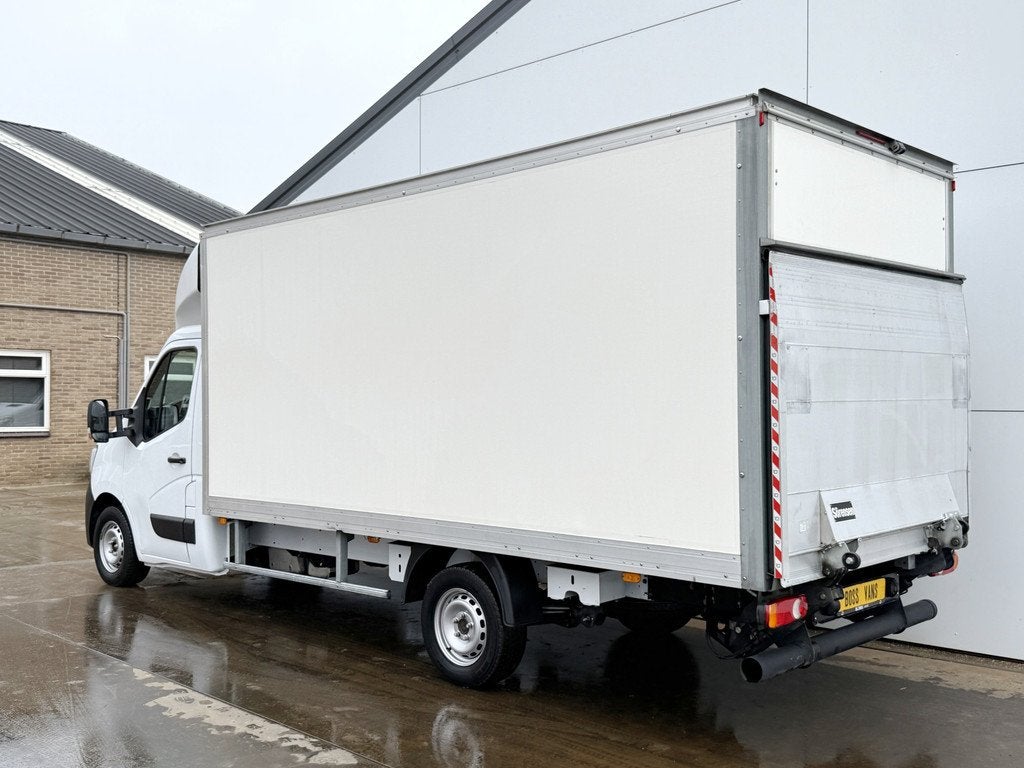 Renault Master 2.3 DCI 145PK Laadklep Bakwagen LED Airco Cru, Auto's, Gebruikt, Zwart, 4 cilinders, Renault