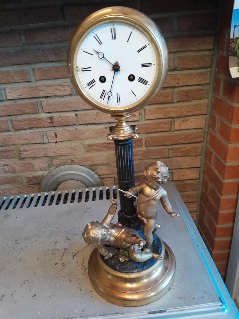 Rare horloge bronze angelots, Enlèvement ou Envoi