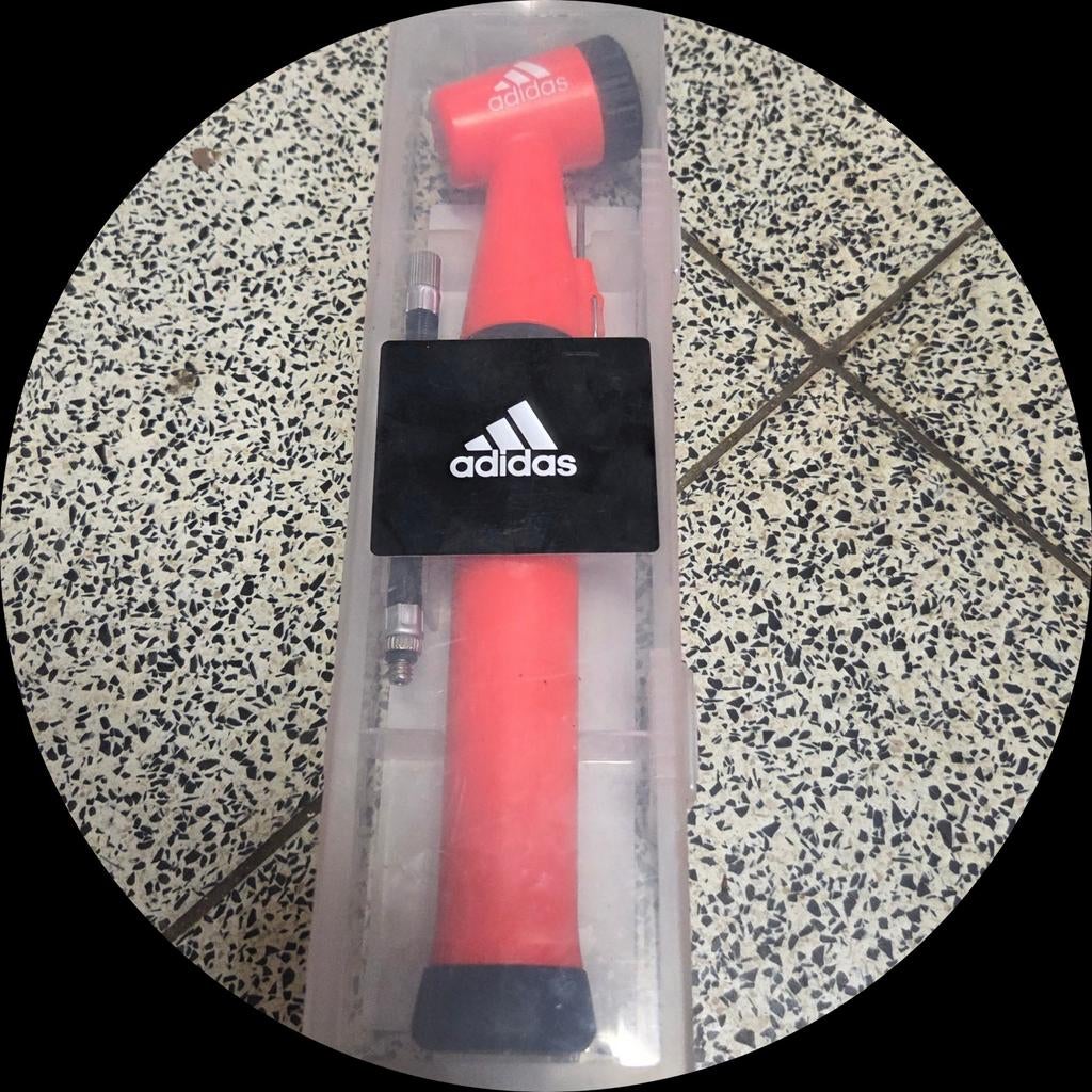 Adidas bal pomp, Ophalen, Bal