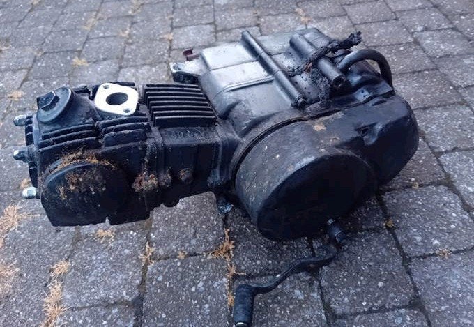 Motor 4-takt Lifan Dax 49cc handkoppeling, Fietsen en Brommers, Brommeronderdelen | Algemeen, Gebruikt, Blok, Ophalen of Verzenden