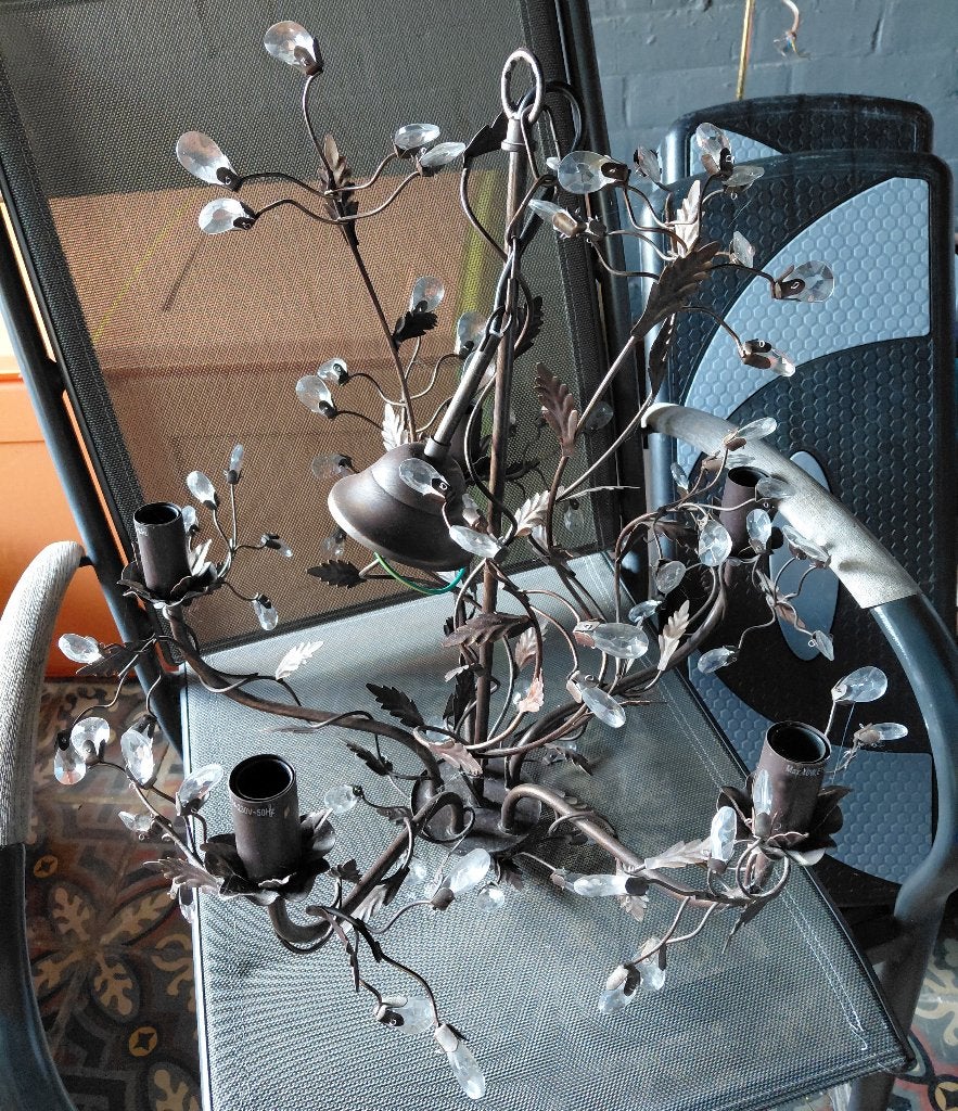 2 Lusters, Enlèvement