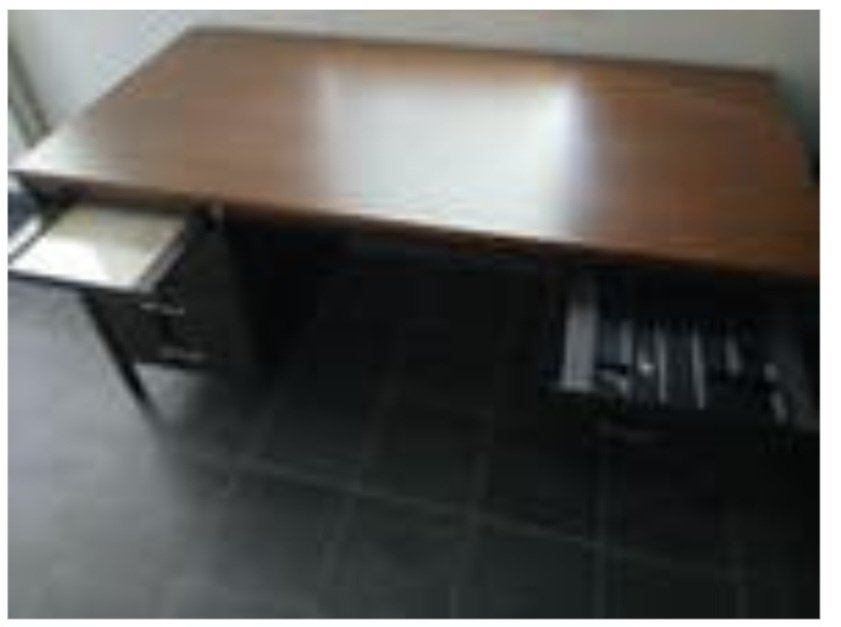 Bureau, Huis en Inrichting, Bureaus, Metaal, Zo goed als nieuw, Overige merken, Grijs
