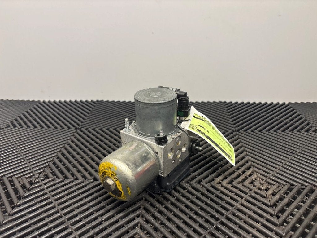 BLOC ABS (FREINS ANTI-BLOCAGE) Zoé (AG) (|0265240042|), Robert Bosch AG, Renault, Utilisé, Robert-Bosch-Allee 1
74232  Abstatt, DE