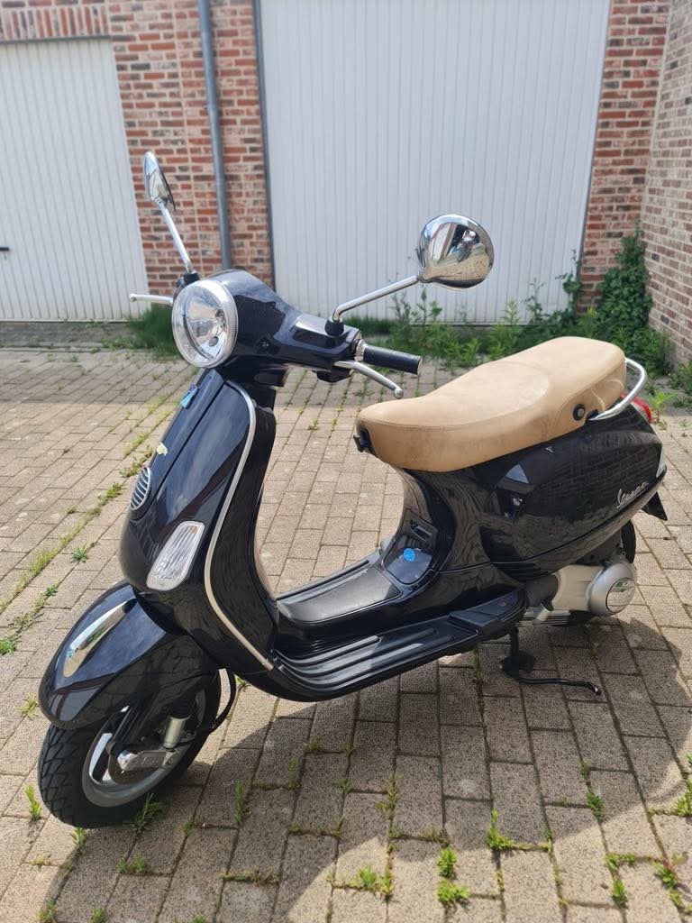 Vespa lx125 bwj 2009, Fietsen en Brommers, Scooters | Vespa, Ophalen, Zo goed als nieuw, Benzine, Vespa LX