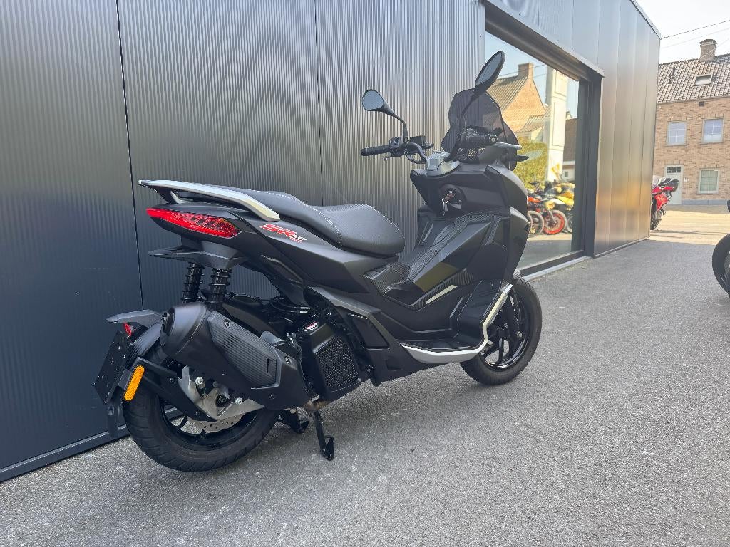 Aprilia - SR GT 125, Scooter, 125 cc, 11 kW of minder, Automaat