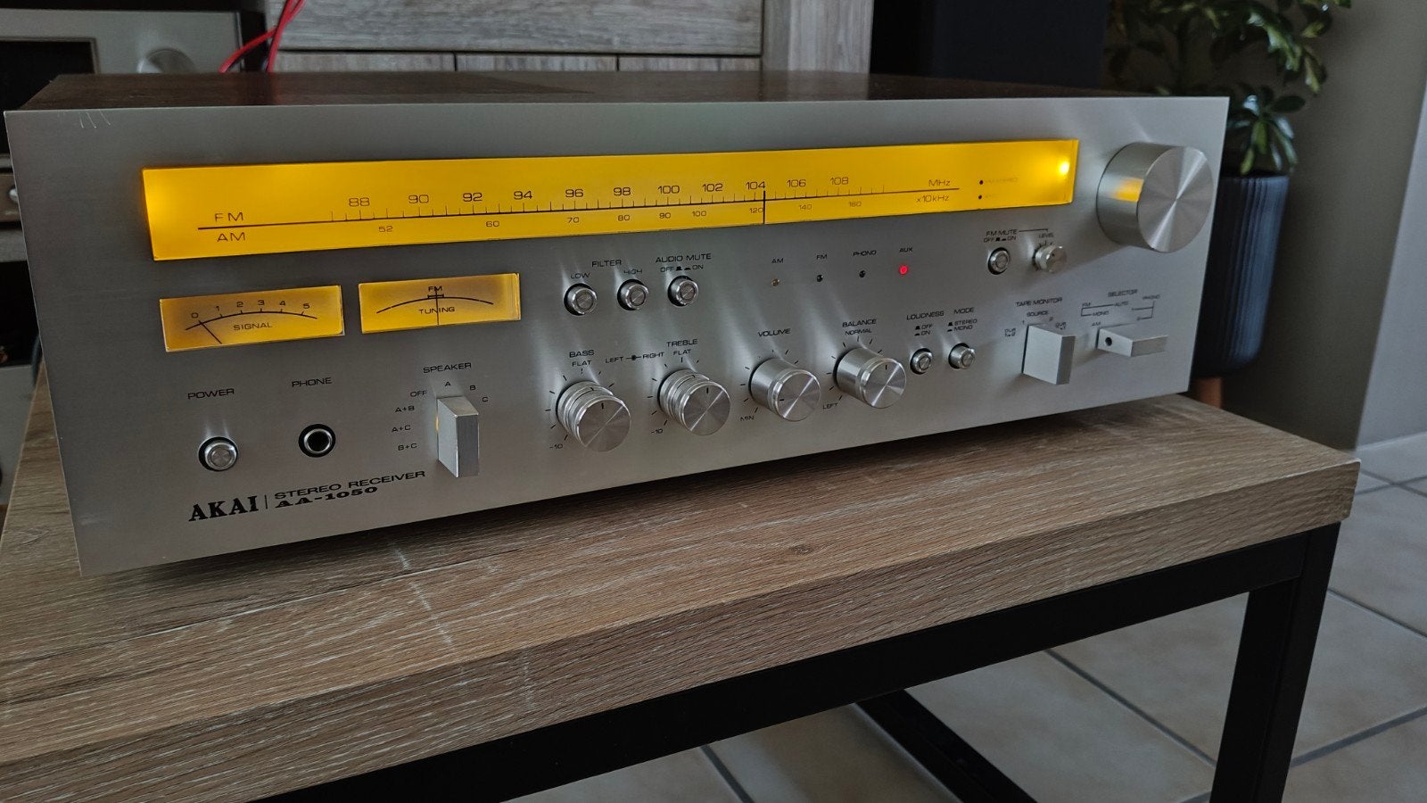 AKAI AA 1050, TV, Hi-fi & Vidéo, Enlèvement ou Envoi, Comme neuf