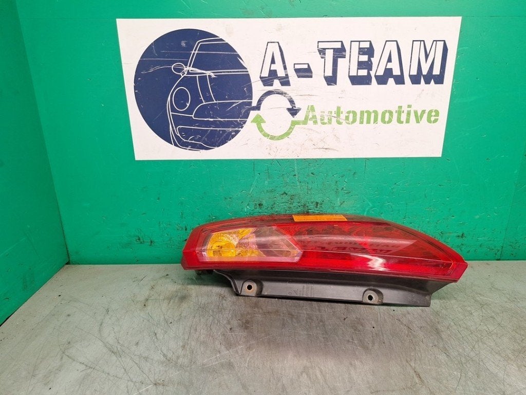 FEU ARRIÈRE DROIT Fiat Grande Punto (199) (|517015900|), Autos : Pièces & Accessoires, FCA Germany GmbH, IPC D1-09 Bahnhofsplatz
65423  Rüsselsheim am Main, DE