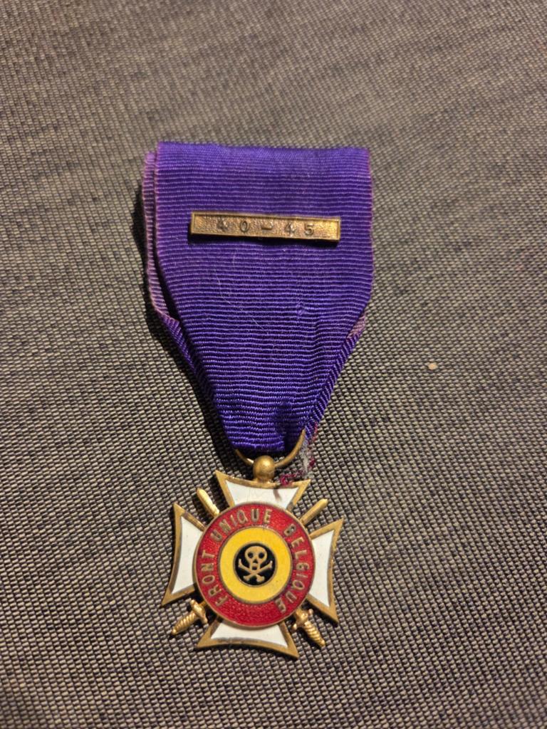 Médaille unique sur le devant, Collections, Envoi