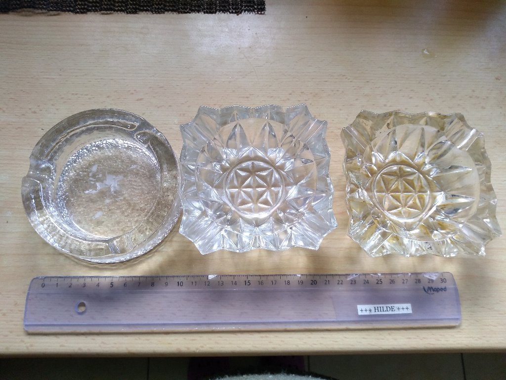 assenbak glas kristal 3 stuks in heel goede staat, Ophalen of Verzenden, Zo goed als nieuw