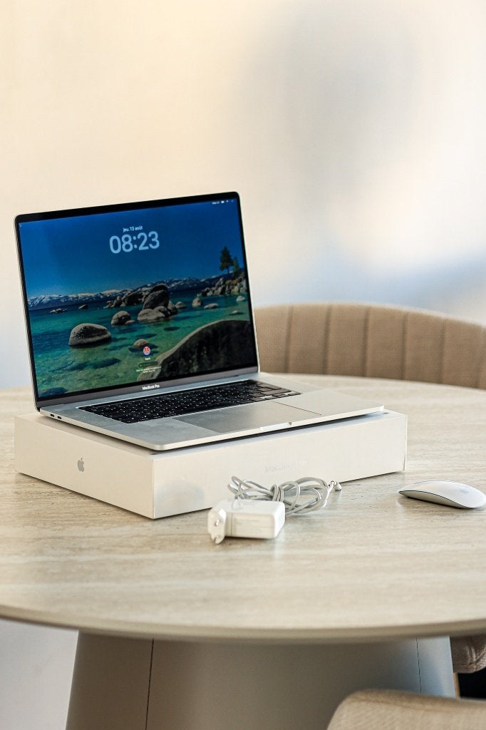 MacBook Pro 16" 2019, i9, 16 Go, 1To, Boite, Chargeur &Mouse, Informatique & Logiciels, MacBook Pro, Enlèvement ou Envoi, 16 pouces