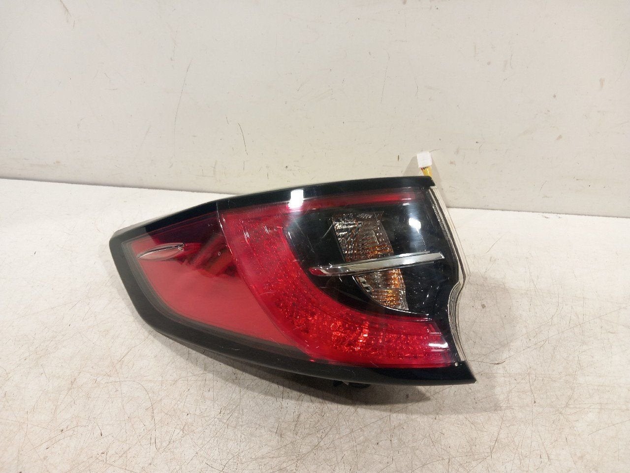 Achterlicht links buiten Suzuki Swace, Onderdelen@venauto.nl, Van der Ven Autorecycling B.V., Gebruikt, Ettenseweg 76, 4706 PB Roosendaal, The Netherlands