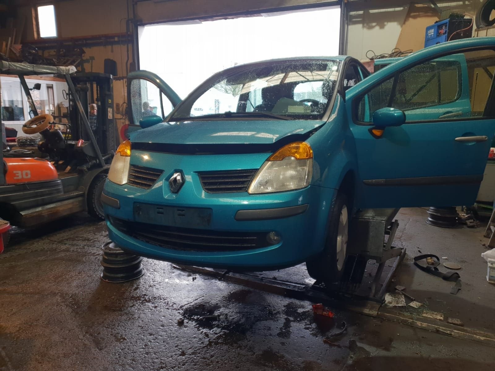 RENAULT MODUS VOORBUMPER +MOTORKAP +VOORSCHERMEN  BJ 2005, Auto-onderdelen, Carrosserie, Bumper, Voor, Gebruikt, Ophalen of Verzenden