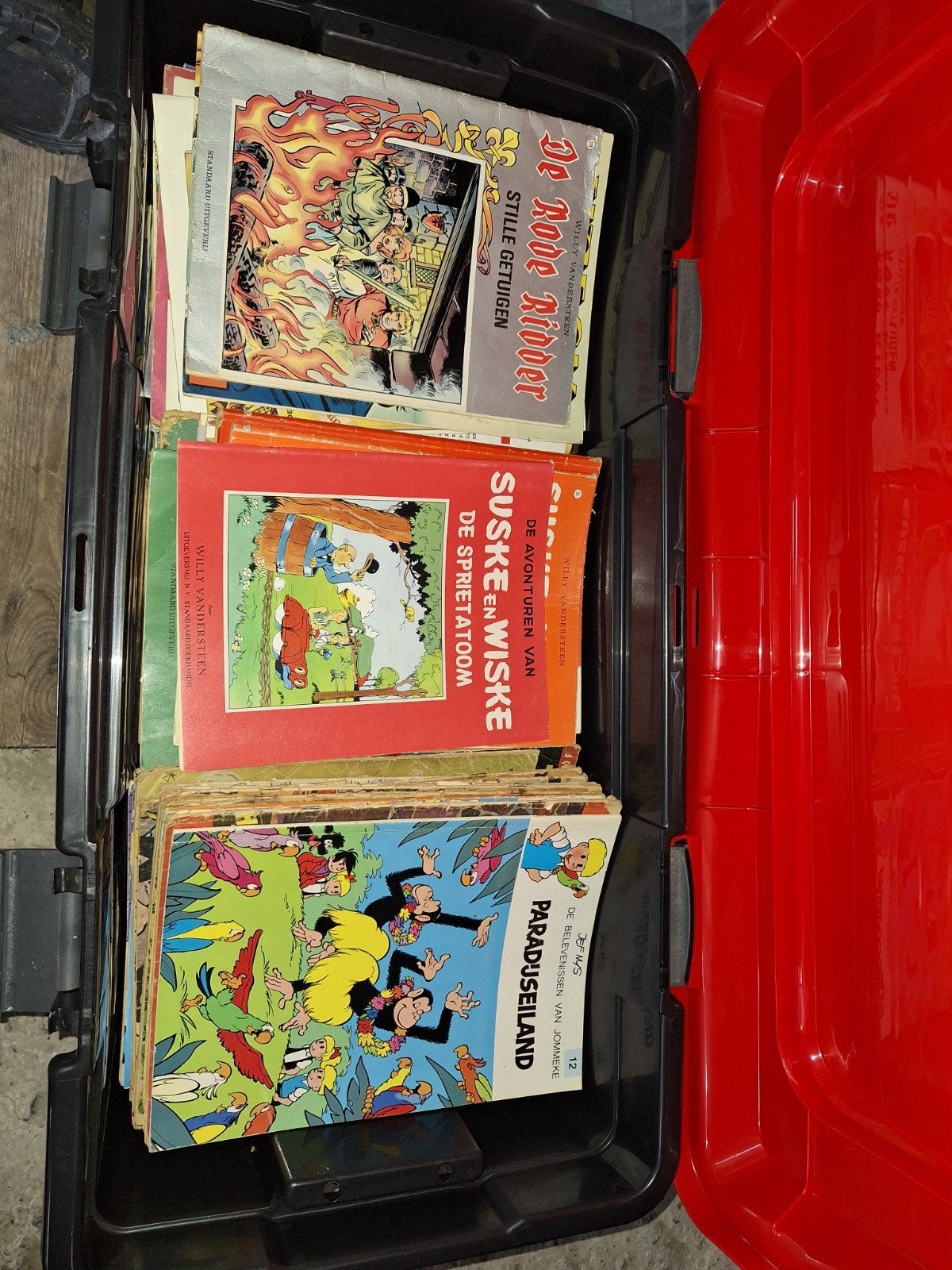 ongeveer een 100 tal strips, Boeken, Ophalen