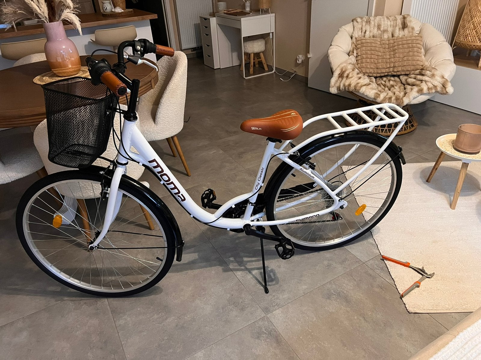 Vélo de ville Moma Bikes City Classic 28”, Enlèvement, Comme neuf, Autres marques, Panier