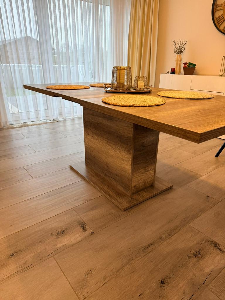 Table à manger, Enlèvement, Comme neuf