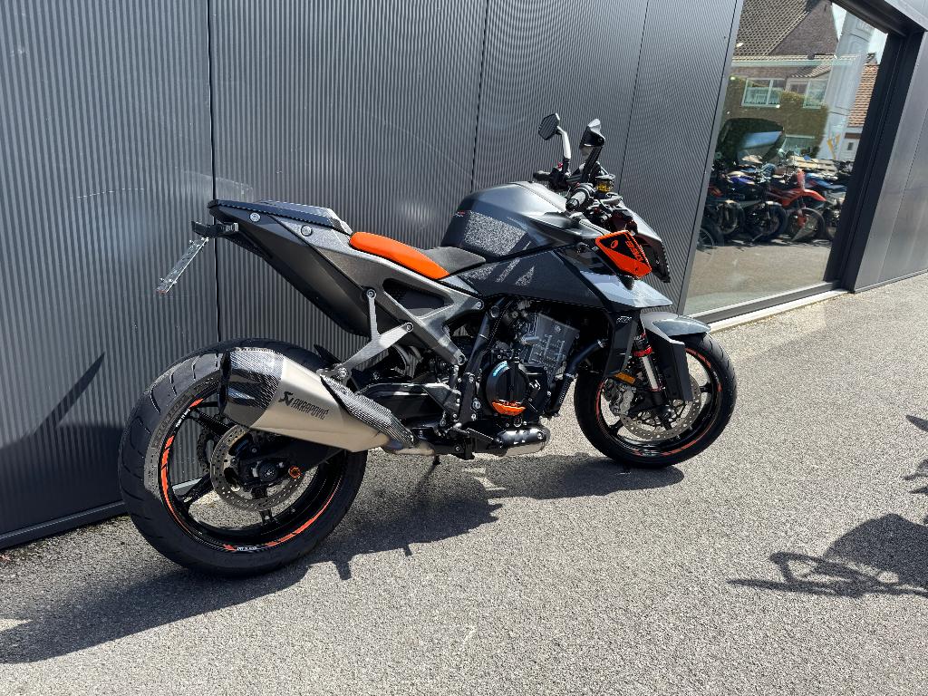 KTM - 990 DUKE, 2 cilinders, Occasion, Motorrijbewijs A, Bedrijf