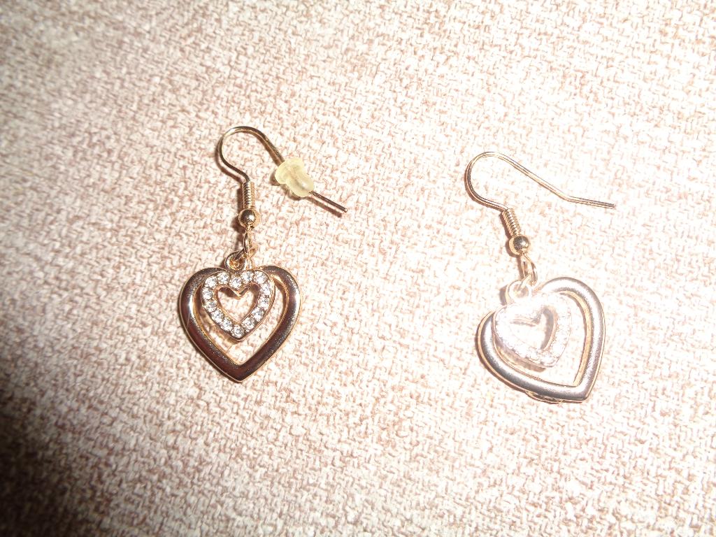 1 paar mooie damesoorbellen, Bijoux, Sacs & Beauté, Boucles d'oreilles, Puces ou Clous, Enlèvement ou Envoi, Or, Comme neuf