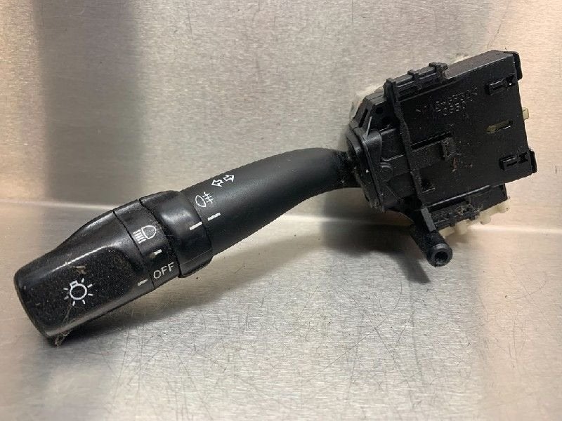 INTERRUPTEUR D'ECLAIRAGE Avensis Verso (M20) (|8414020690|), Utilisé, Toyota