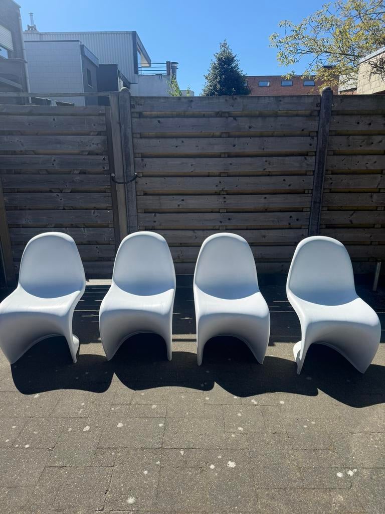 4 witte design panton stoelen, Ophalen, Zo goed als nieuw