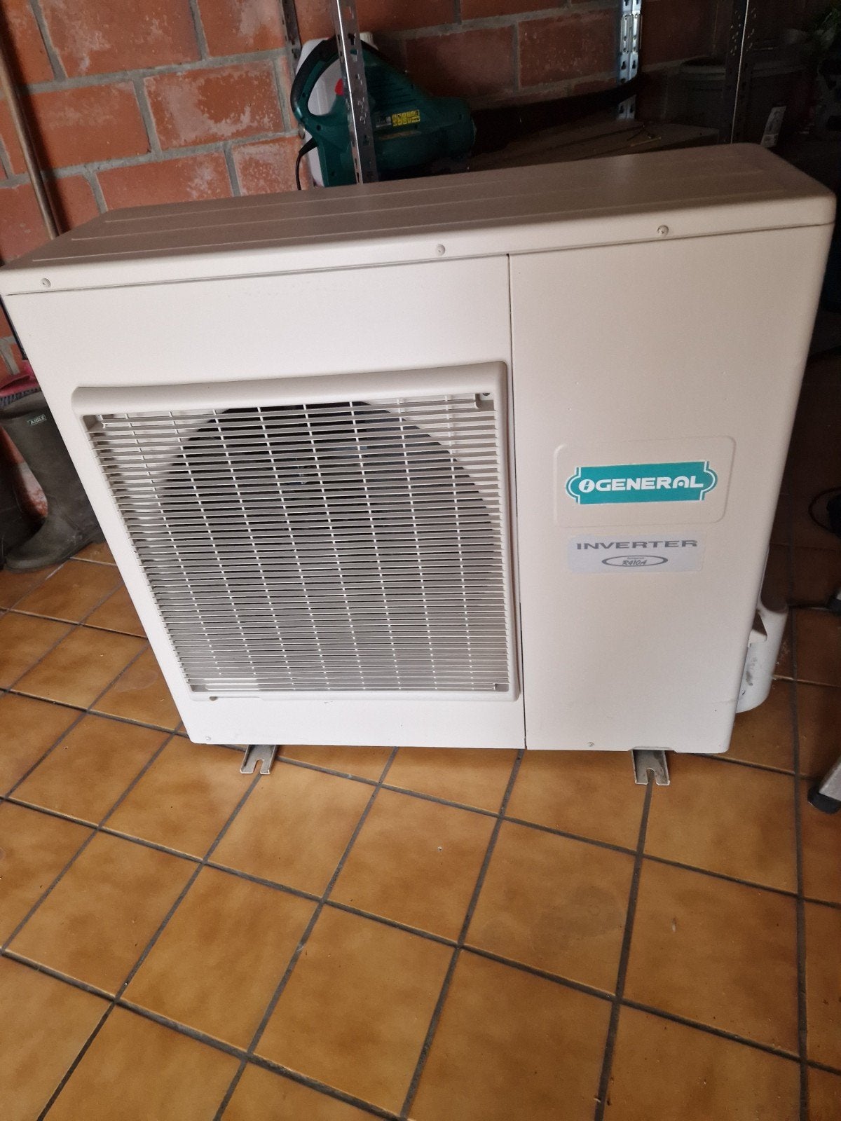 Airco buitenunit General, Ophalen