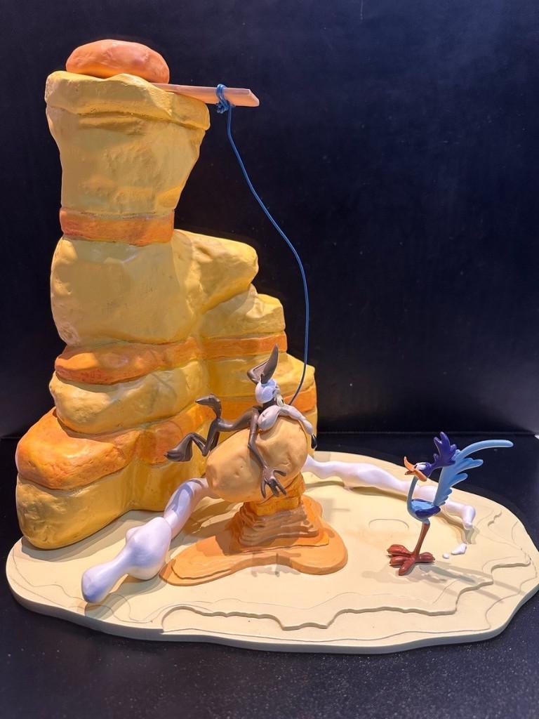 Wile E Coyote & Roadrunner Scene, Ophalen, Looney Tunes, Gebruikt, Beeldje of Figuurtje