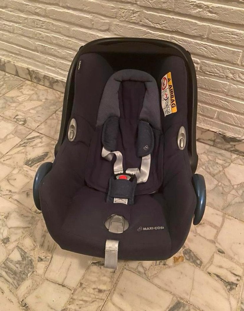 Maxi cosi + 2 hoesjes Timboo, Ophalen, Zo goed als nieuw