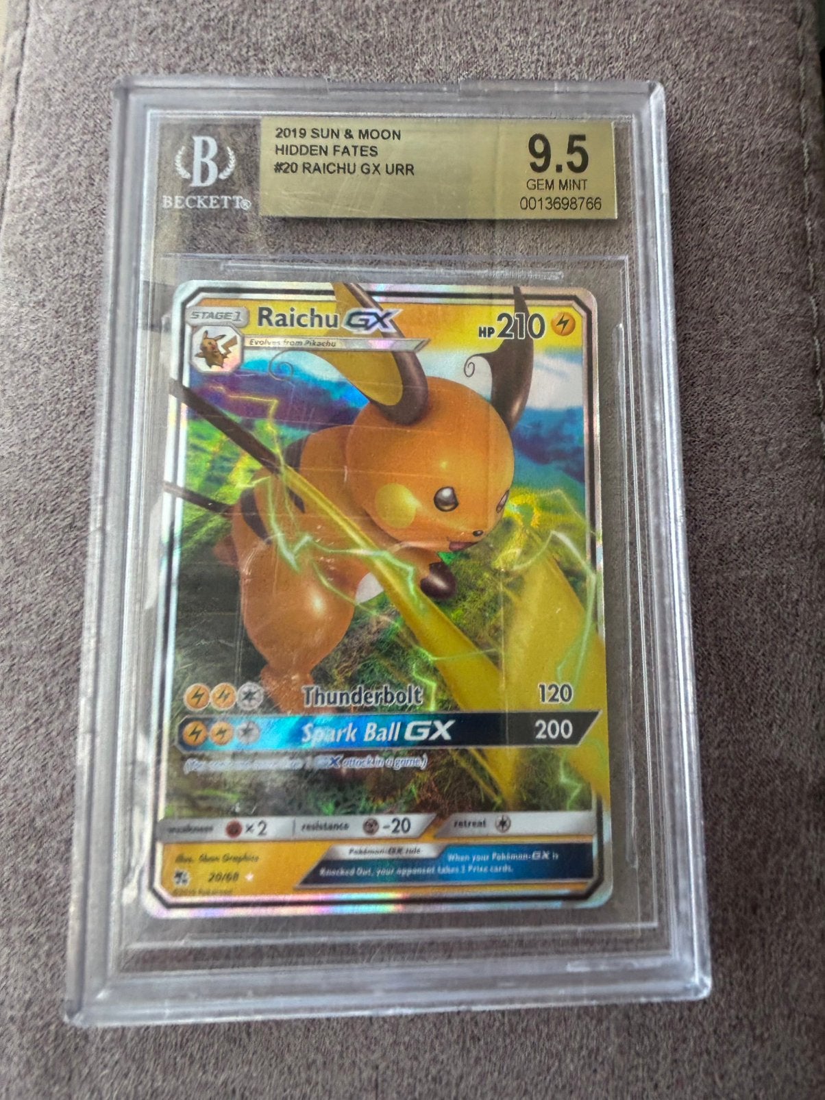Pokémon Raichu GX 20/68 grade 9,5, Enlèvement ou Envoi, Comme neuf, Cartes en vrac